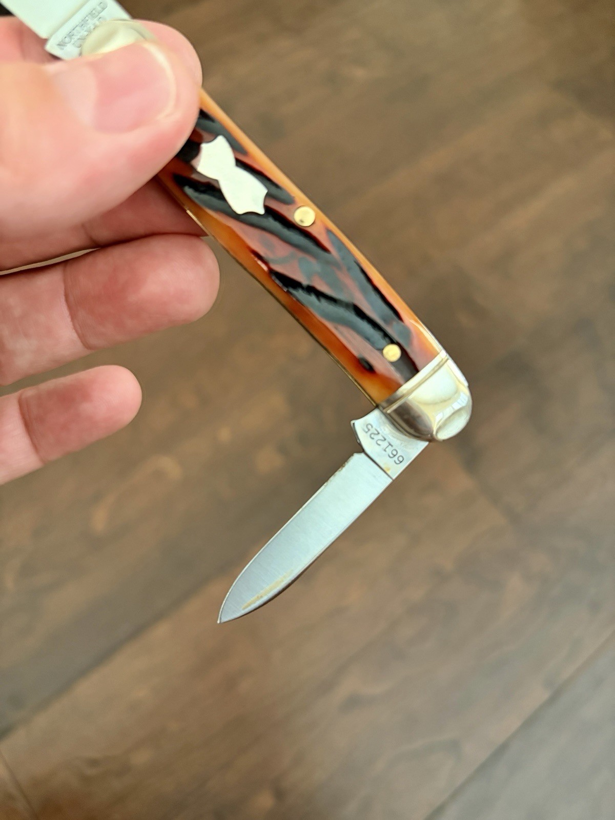 Great Eastern Cutlery 66 Amber Worm Groove India Bone Satin GEC 661225 Knife