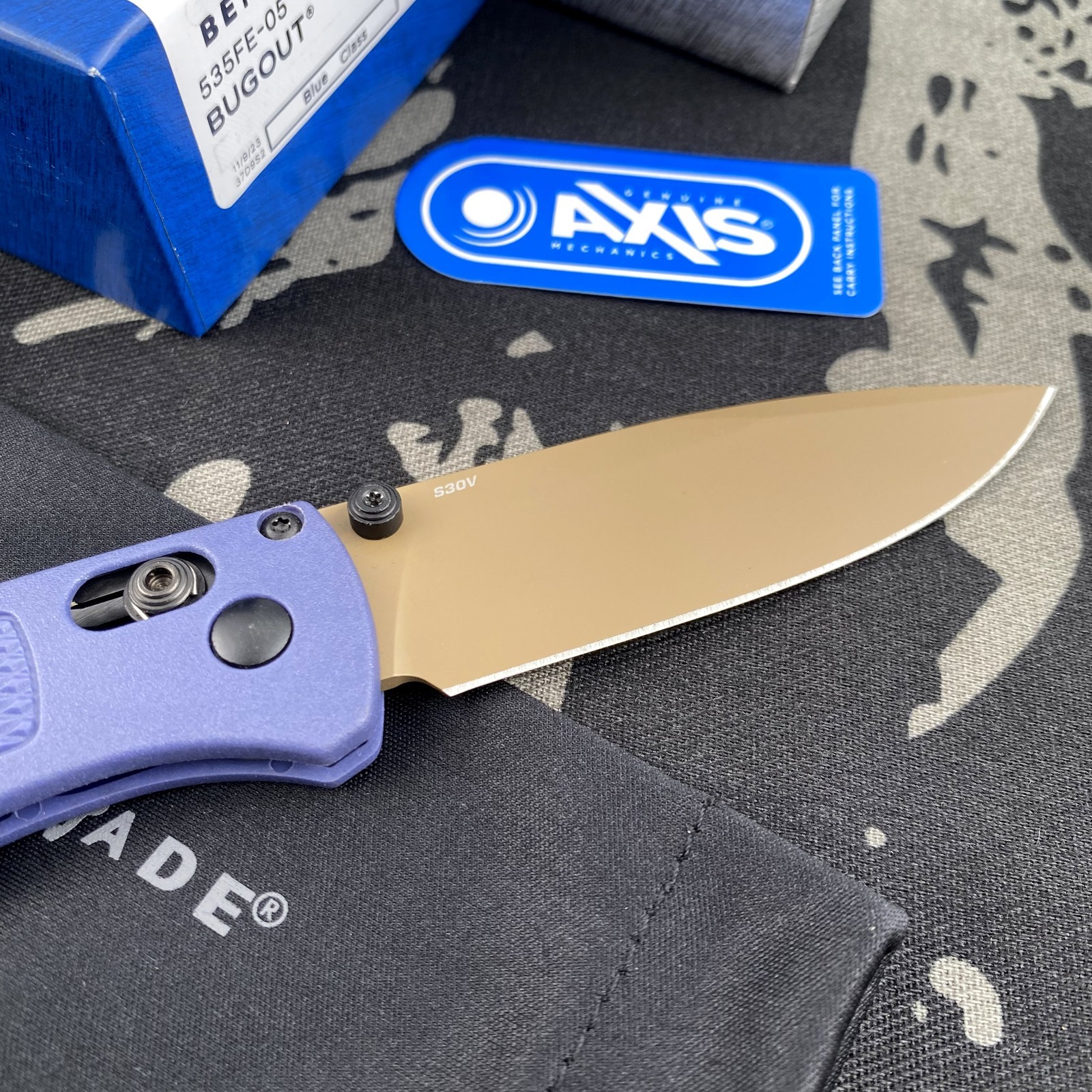 Benchmade 535FE-05 Bugout Blue Grivory Handle S30V BLADE Folding Knife