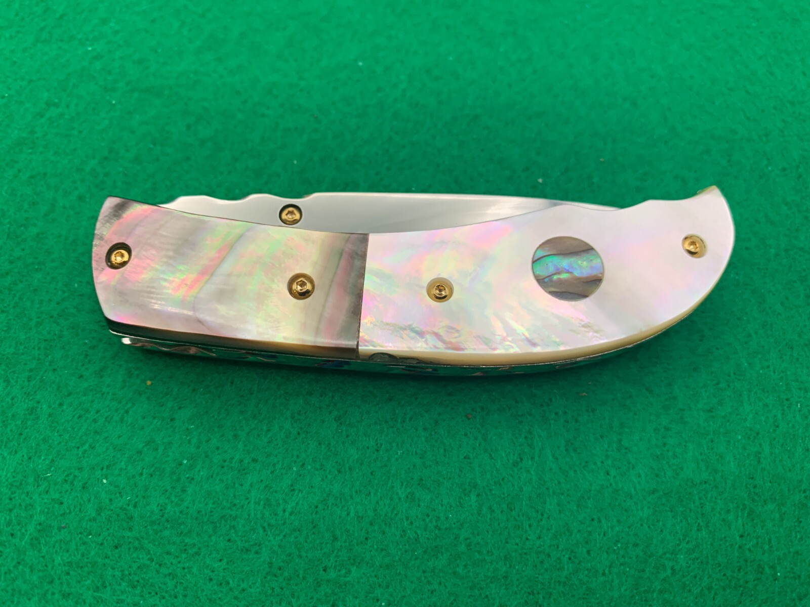 CUSTOM TAWEESAK KNIFE MOTHER OF PEARL / CASE NONE BETTER MUSEUM QUALITY) RARE 1
