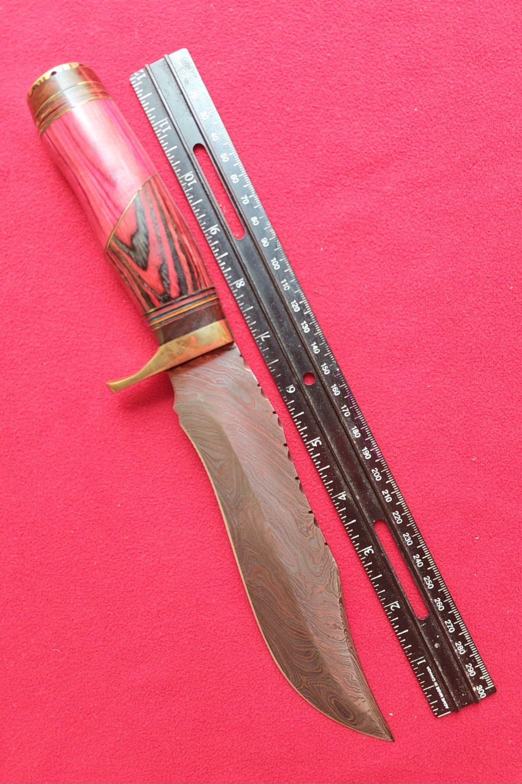 12.5″ Damascus Steel Hunting knife w/ Exotic Wood Grip & Leather Grip.