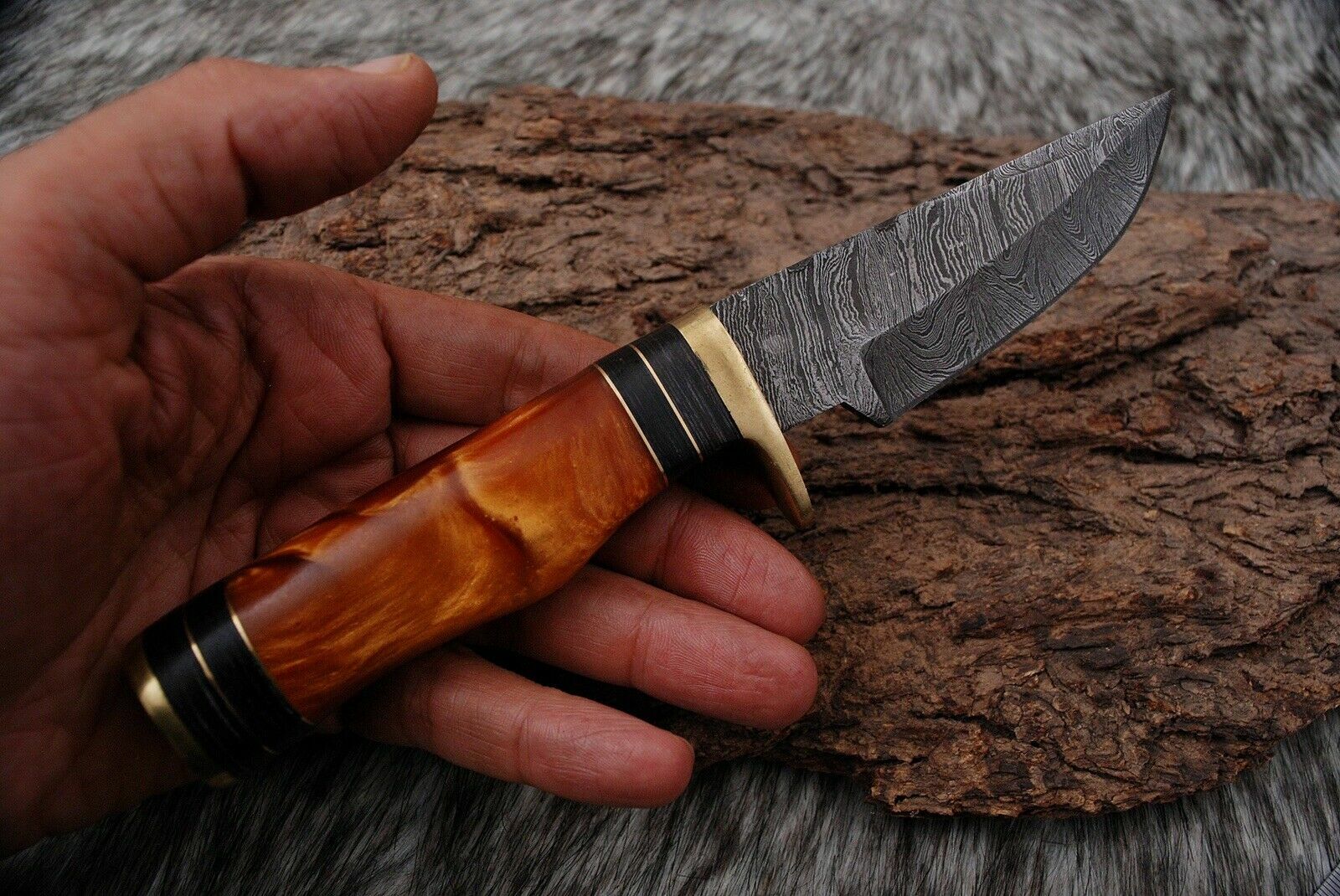 CUSTOM HAND FORGED DAMASCUS Steel Hunting Knife W/Resin & Brass Guard Handle