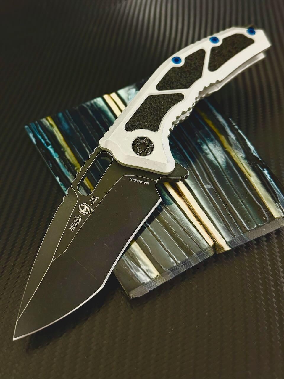 Heretic Knives Medusa Manual Recurve Battle Black Blizzard Worn MagnaCut