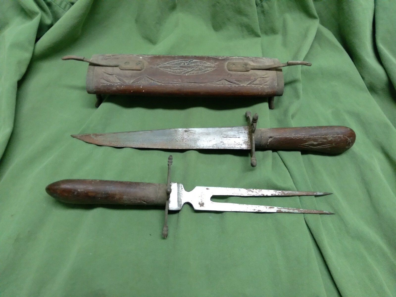 Vintage Etched Wooden And Brass Scabbard Stand – Carving Knife And Fork
