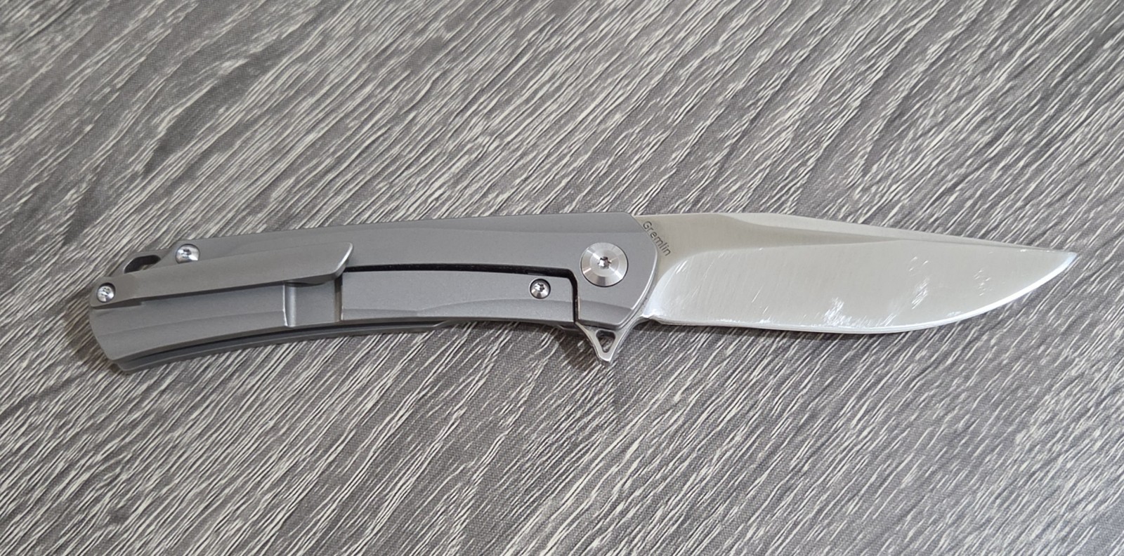 Kansept Gremlin – Gray Titanium – Jungle Carbon Fiber – S35VN – Frame Lock – EUC