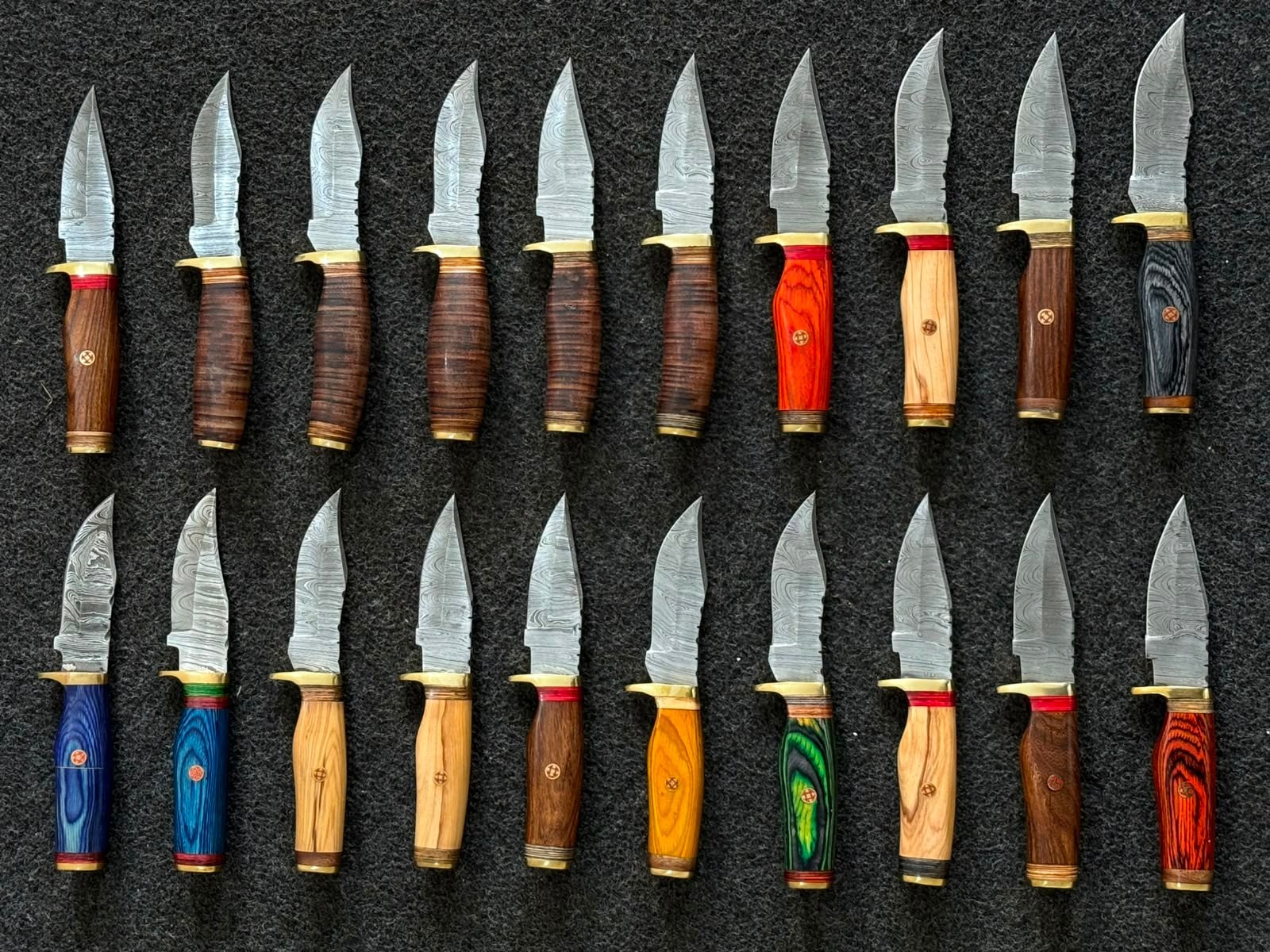 WHOLESALE LOT OF 20 CUSTOM HANDMADE DAMASCUS STEEL 8″ HUTING KNIVES WITH SHEATH