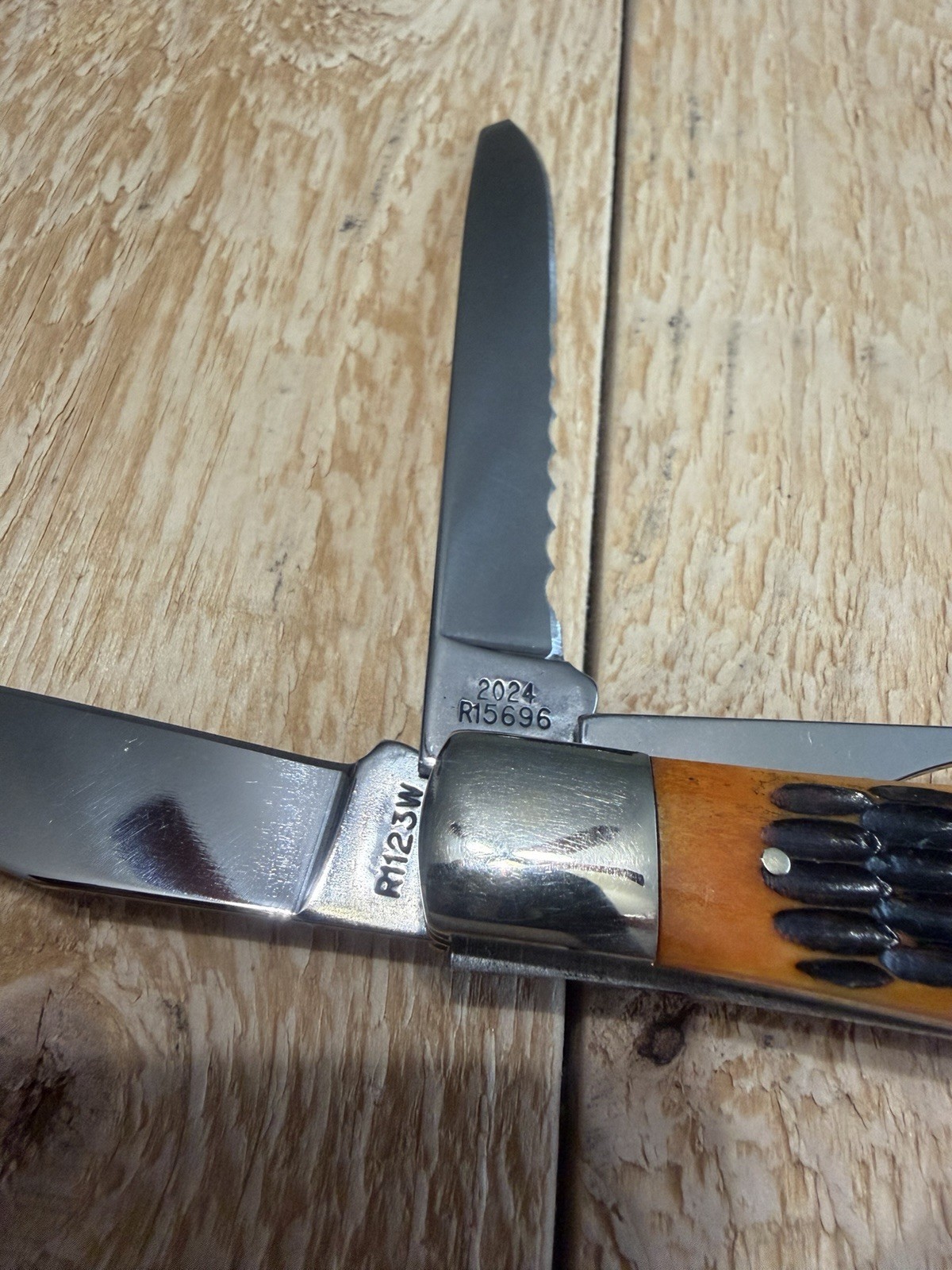 Remington 2024 Waterfowler R1123w Bone Handle 2-Blade Clip/Spey Gut Hook