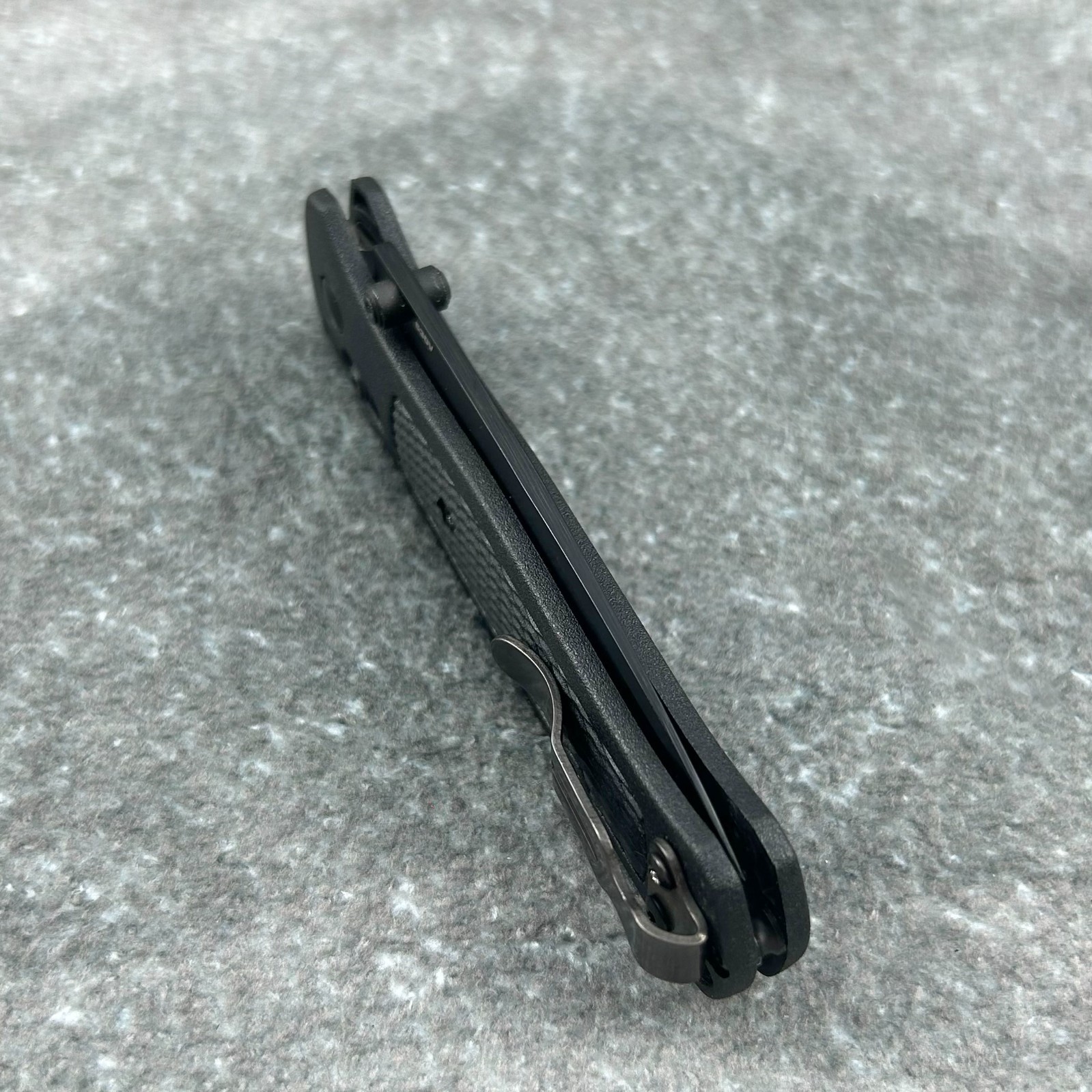 Benchmade-Knives Bugout-(535BK-2) Black CF-Elite Handle CPM-S30V-Steel Knives
