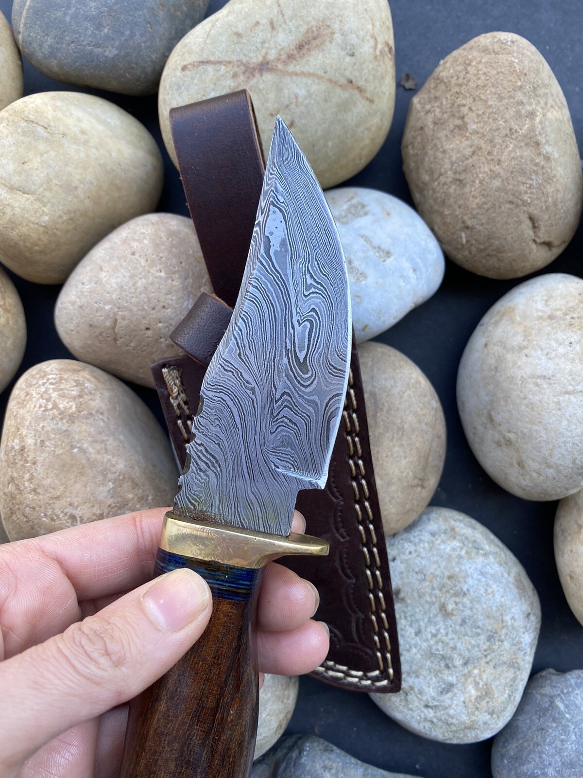 8”Custom made Handmade Damascus Steel W/ Leather sheath ZH 31/hunting Knife