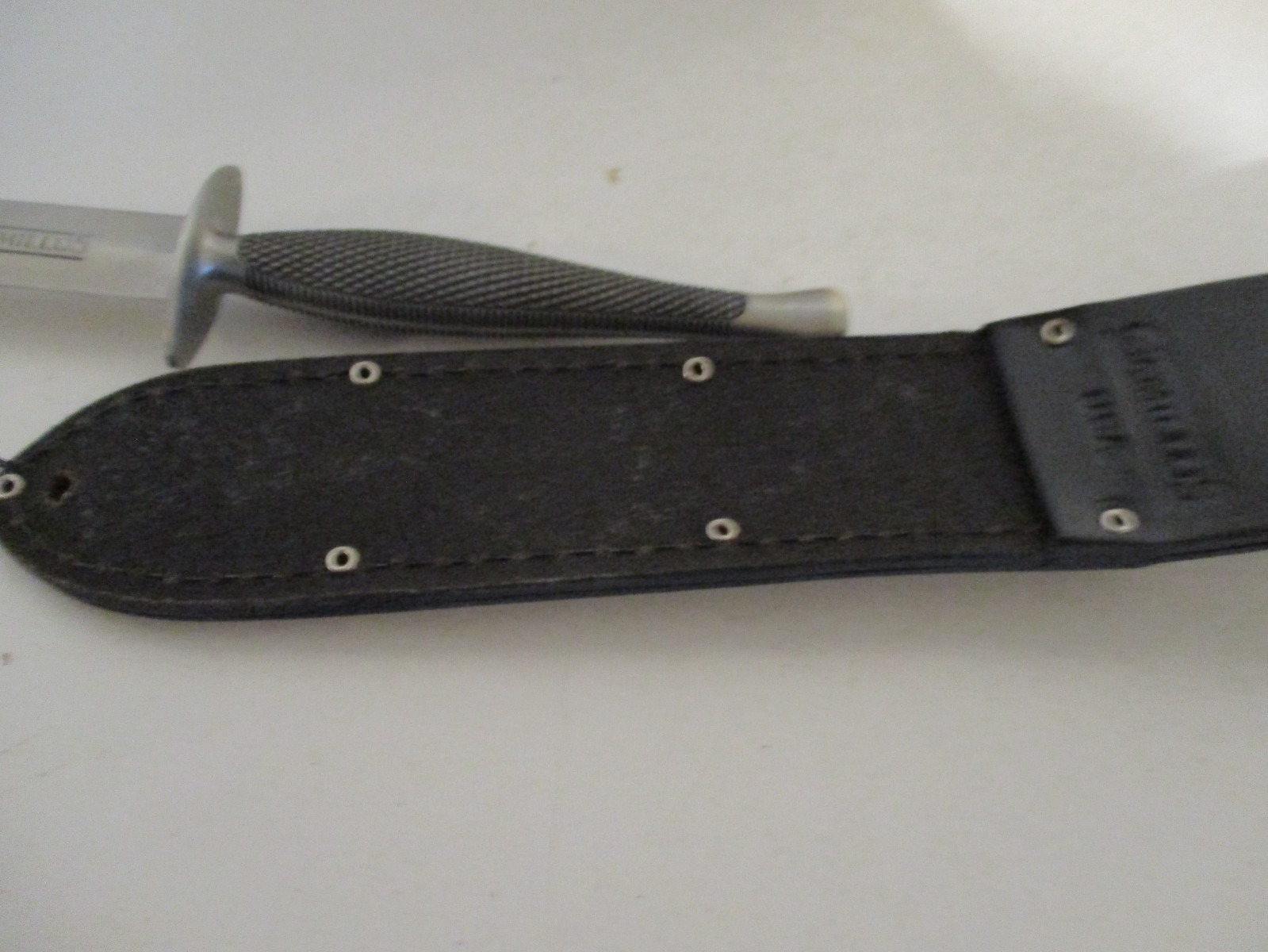 Camillus USMC Marine Raider Stiletto WWII 1990 Reproduction w/Sheath in Box