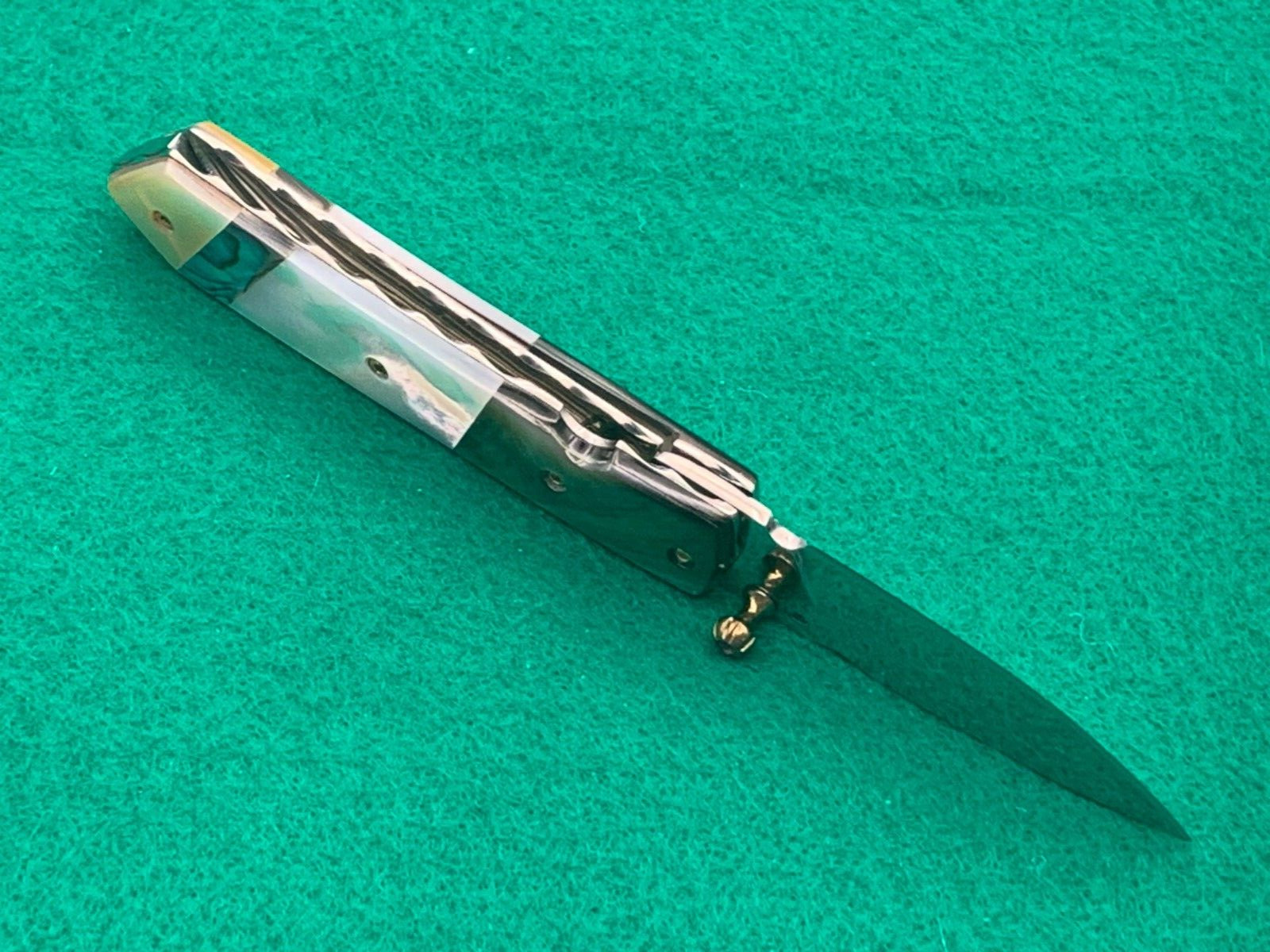 CUSTOM TAWEESAK KNIFE MOTHER OF PEARL / NONE BETTER MUSEUM QUALITY) w/CASE