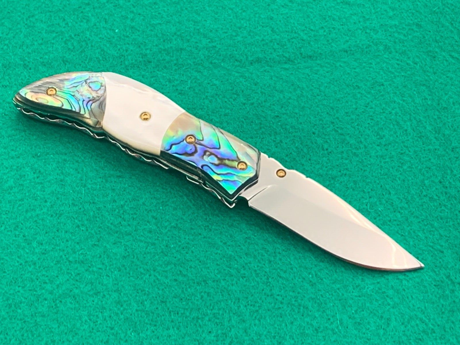 CUSTOM TAWEESAK KNIFE MOTHER OF PEARL / NONE BETTER MUSEUM QUALITY) w/ CASE