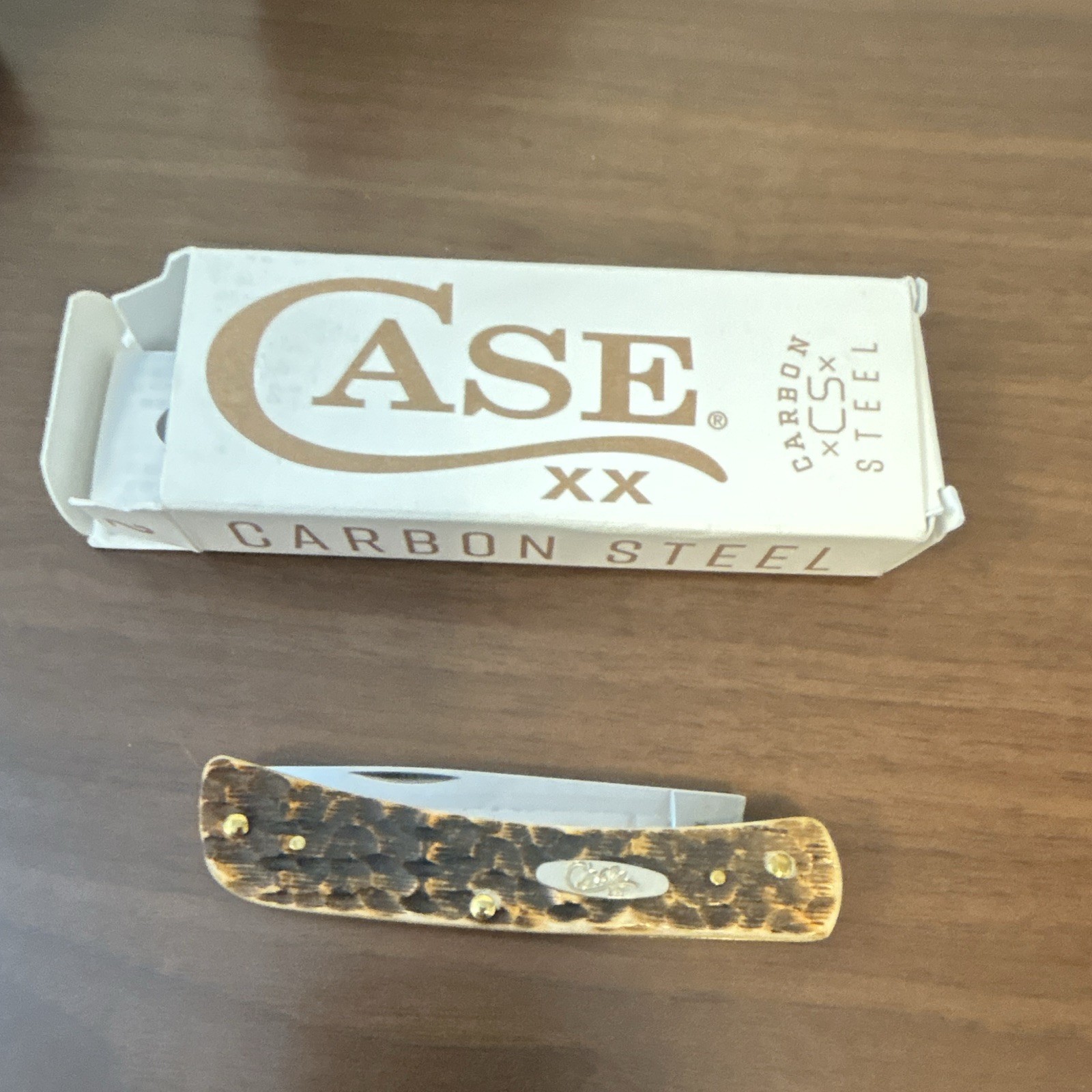 Case XX Sodbuster Jr 6137 CS Amber Bone Peach Jig 2-Blade Carbon 2024
