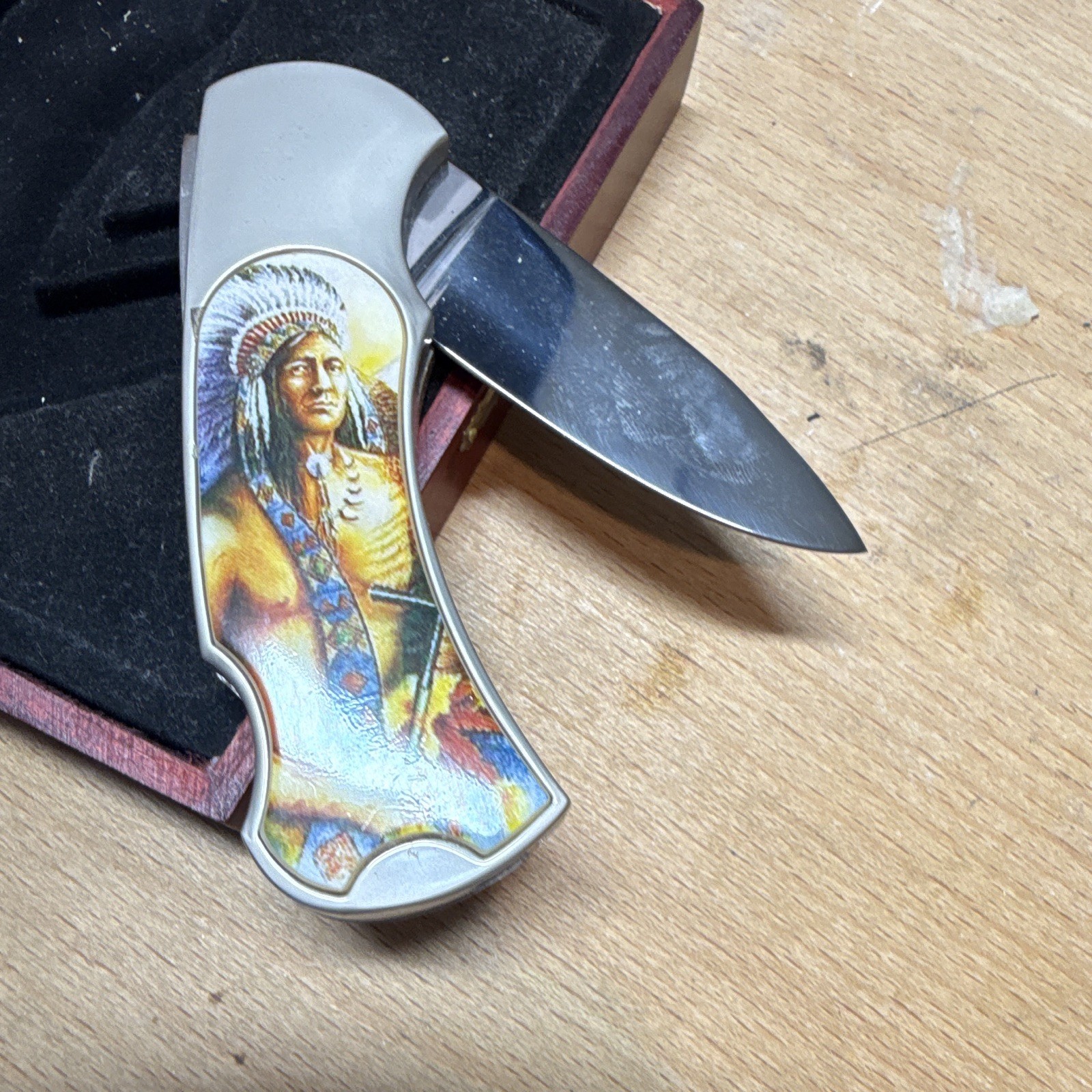 Native American Chief Lockback Pocketknife, Stainless Drop Point Under 2.75in