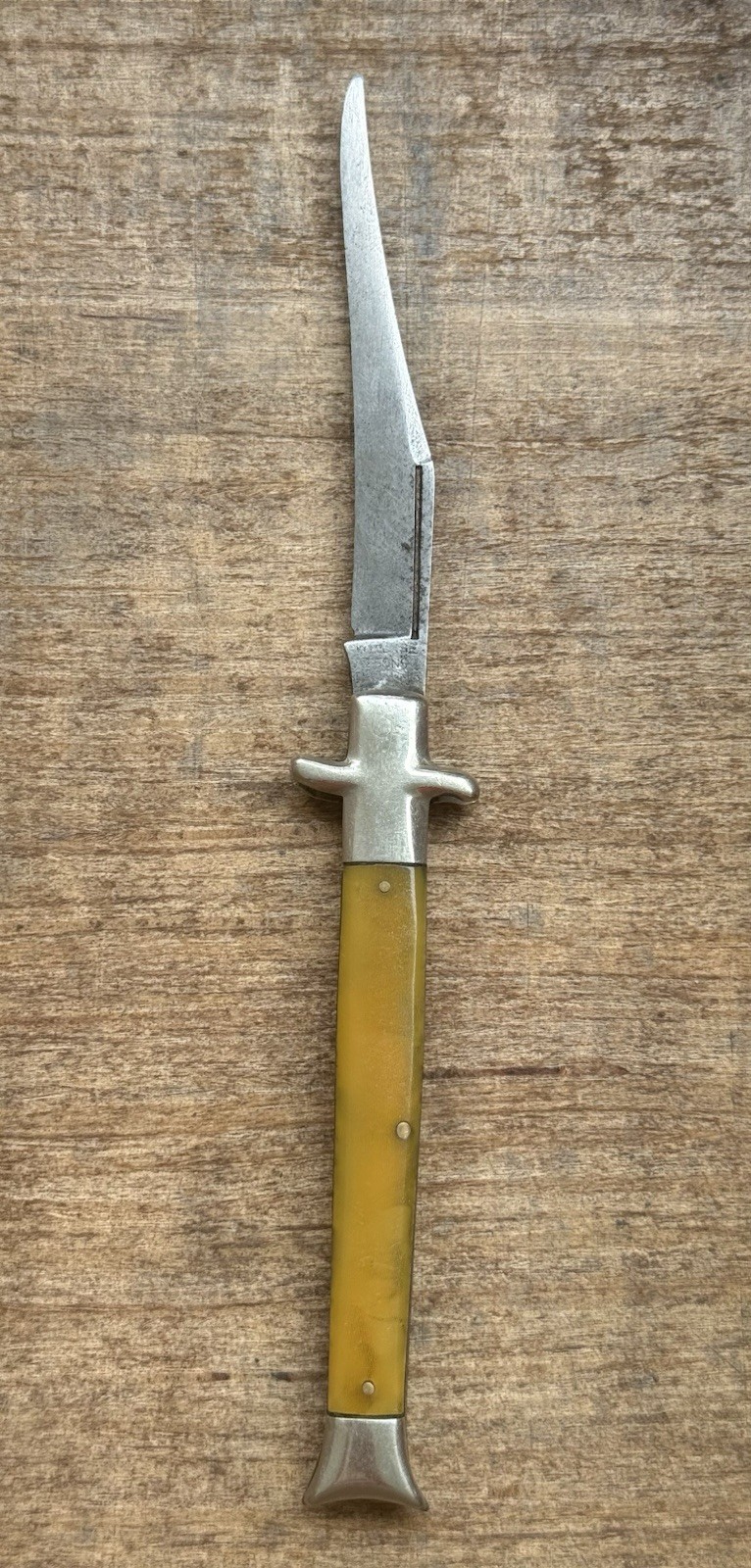 W.R. Case & Sons B1051 Fishtail Bow Tie Knife 1905-1914 Yellow Antique Rare