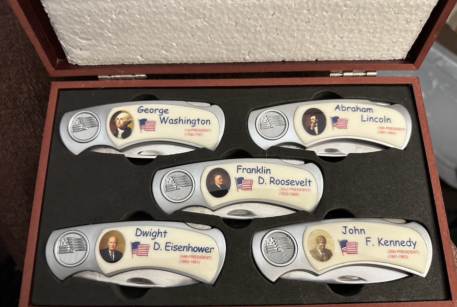 United States Presidents 5 Piece Commemorative Knife Set Wooden Case Never Used