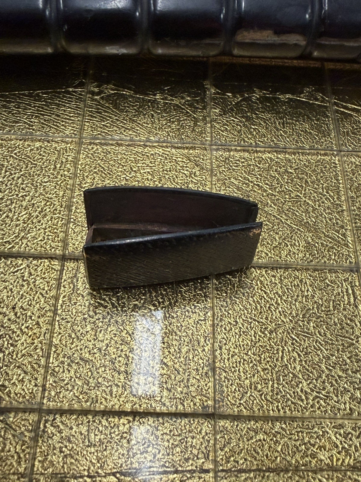 RARE Japanese tanto short sword with black-lacquered ribbed wood hilt