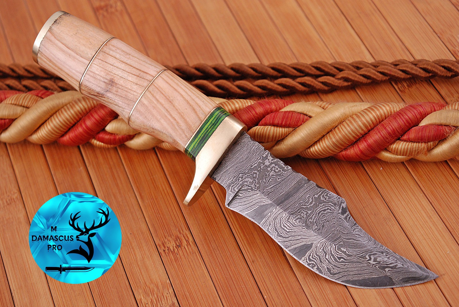 Custom Made Damascus Hunting Knife Hand Forged Damascus Steel Sharp Blade
