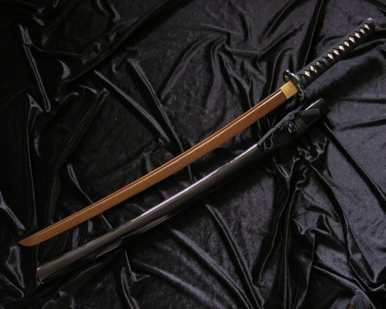 WONDERFUL KATANA WITH AN UNUSUAL BLADE – DAMAST + TR-026 STAND