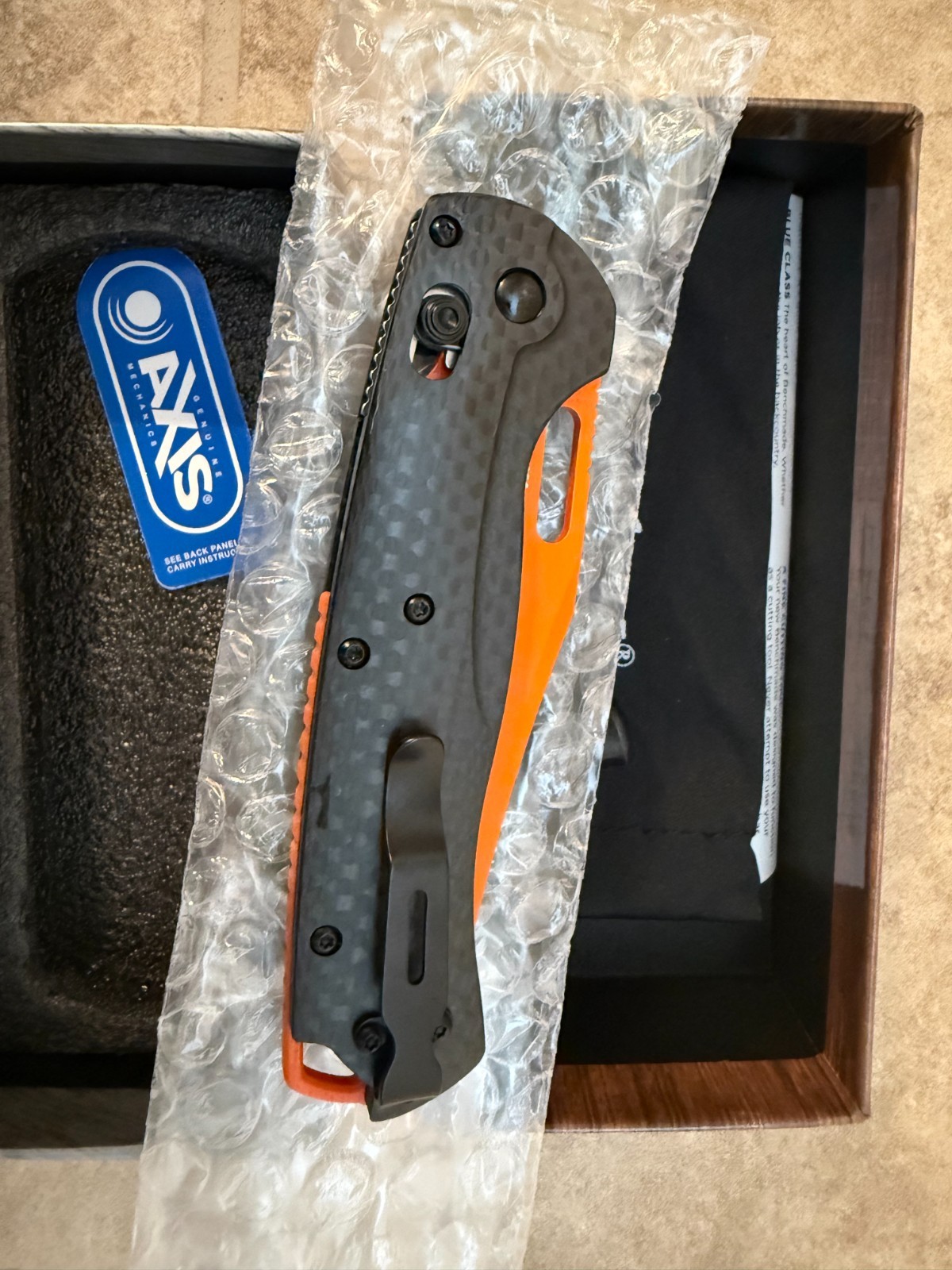 Benchmade Taggedout Knife 15535 Carbon Fiber Orange Blade NEW