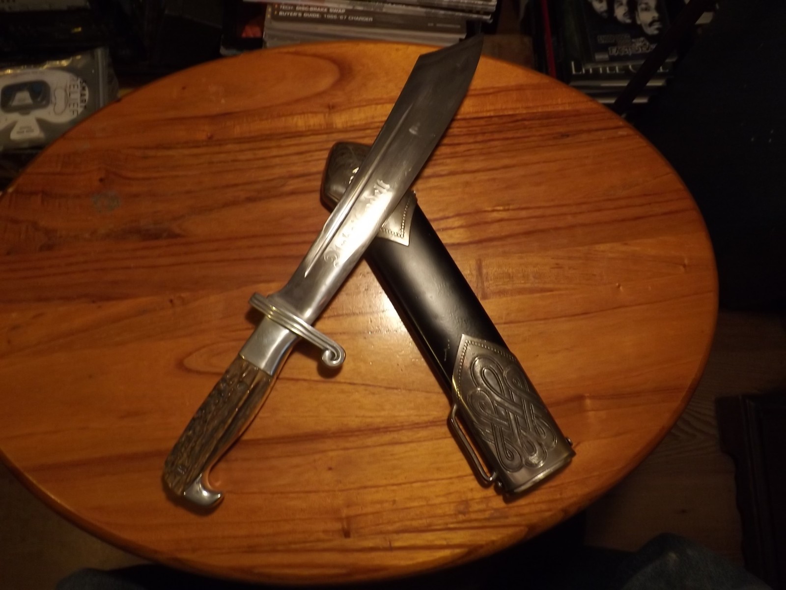 RAD DAGGER SUBORDINATE KNIFE EXCELLENT SHAPE.
