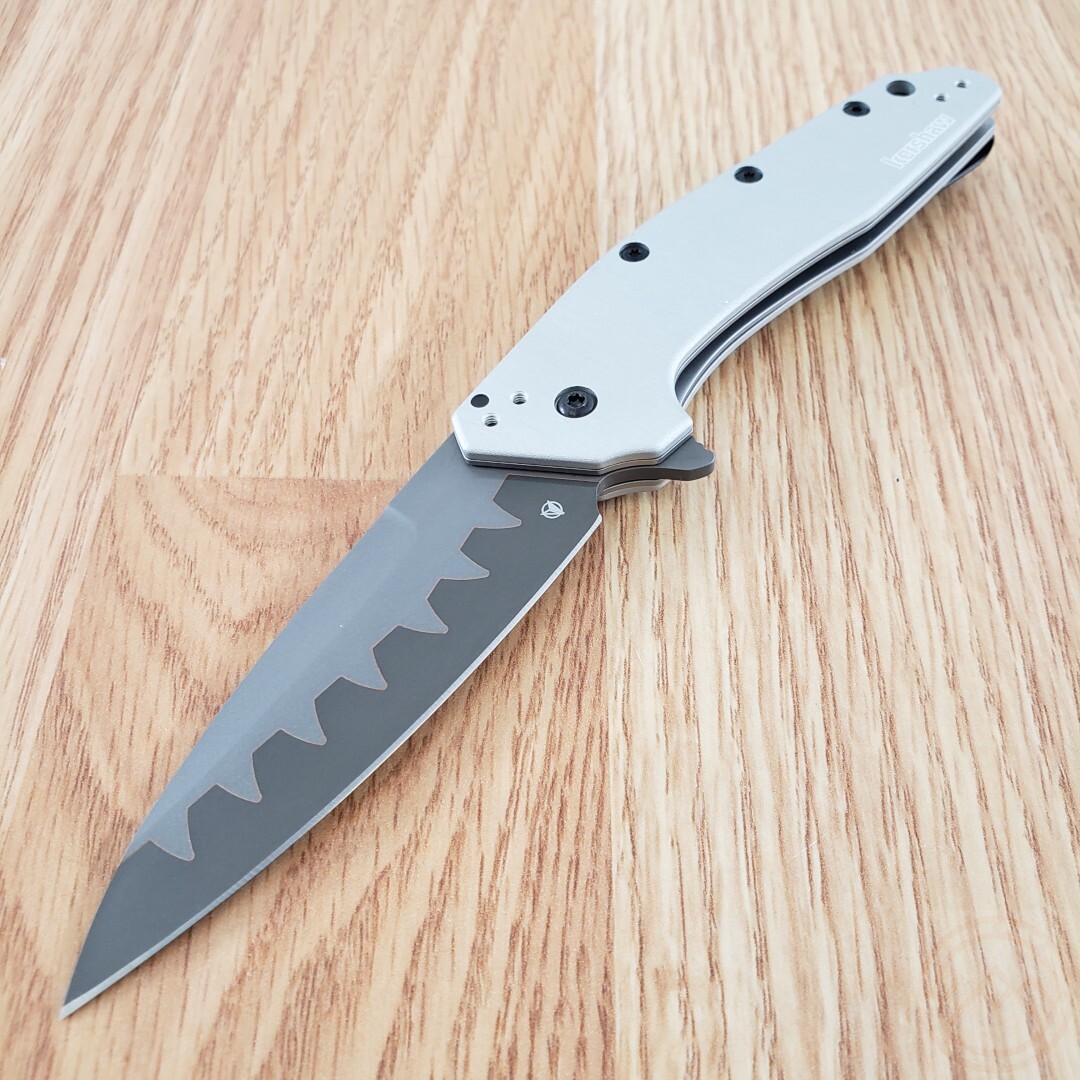 Kershaw Dividend Folding Knife 3″ N690 / D2 Steel Blade Gray Aluminum Handle