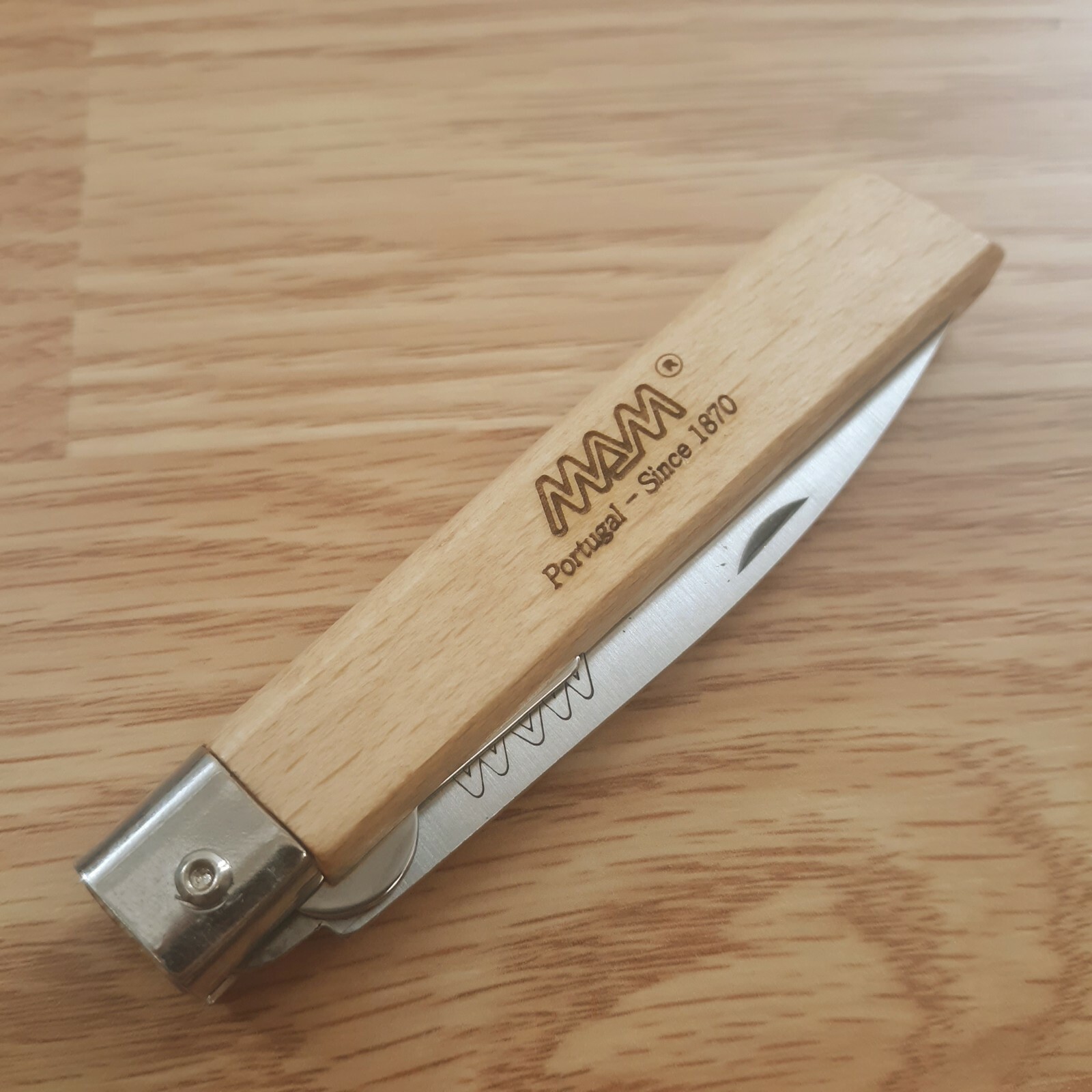 MAM Medium Linerlock Folding Knife 3.25″ Stainless Steel Blade Beech Wood Handle