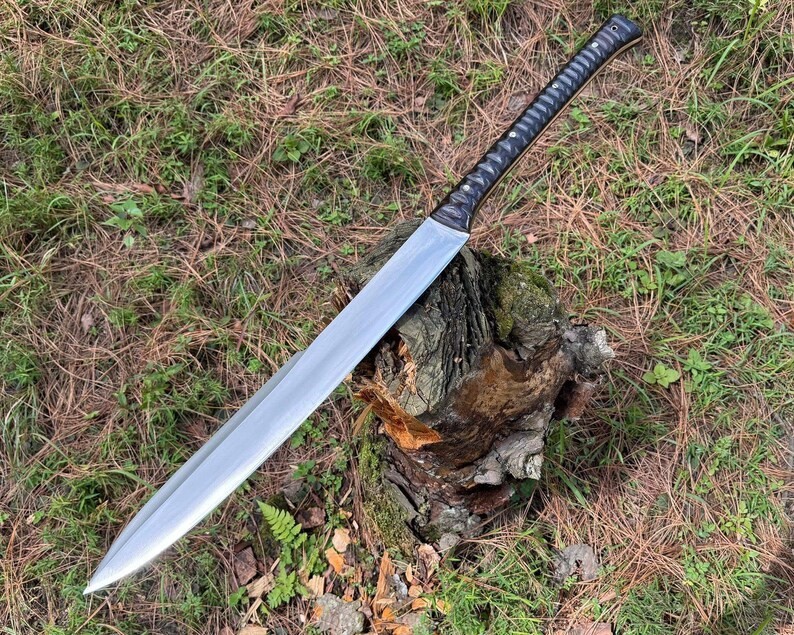 Custom Handmade Carbon Steel Blade Survival Machete Sword Hunting Sword Camping