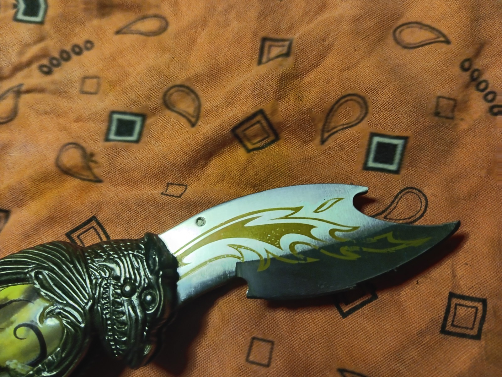 Stainless China Pocketknife Hawkbill Plain Edge Liner Lock Manual Under 2.75in