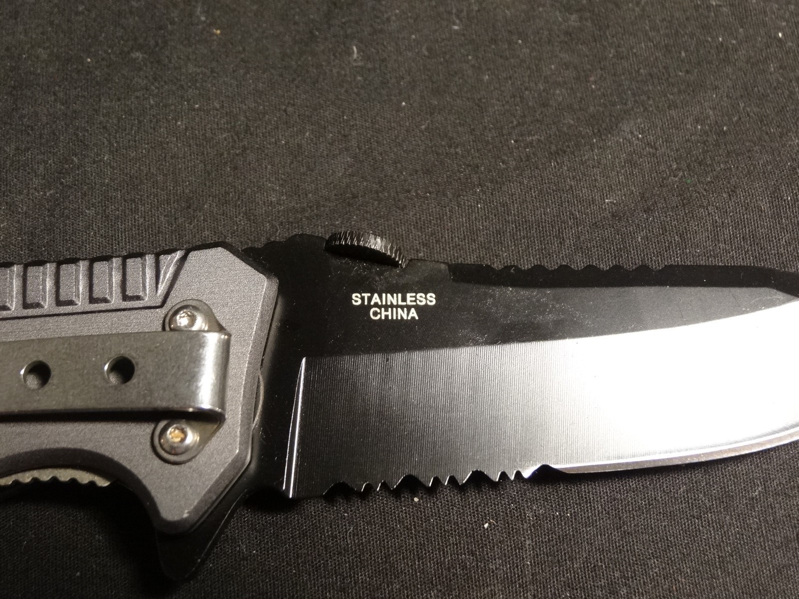 United States Air Force YC-501AF Tactical Folding Knife With Dog Tag
