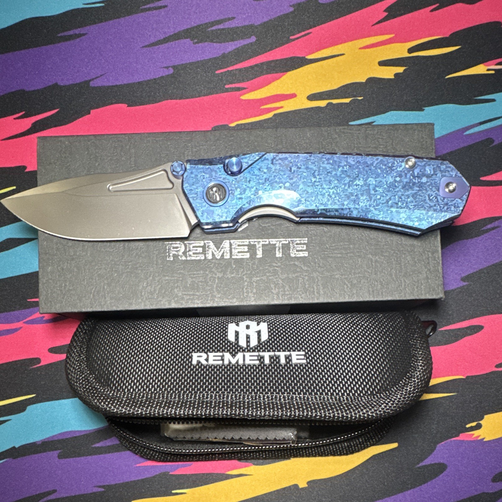 REMETTE RT-Rhino Button + Liner Lock Crystallized Blue Ti (3.1″ Pearlescent)