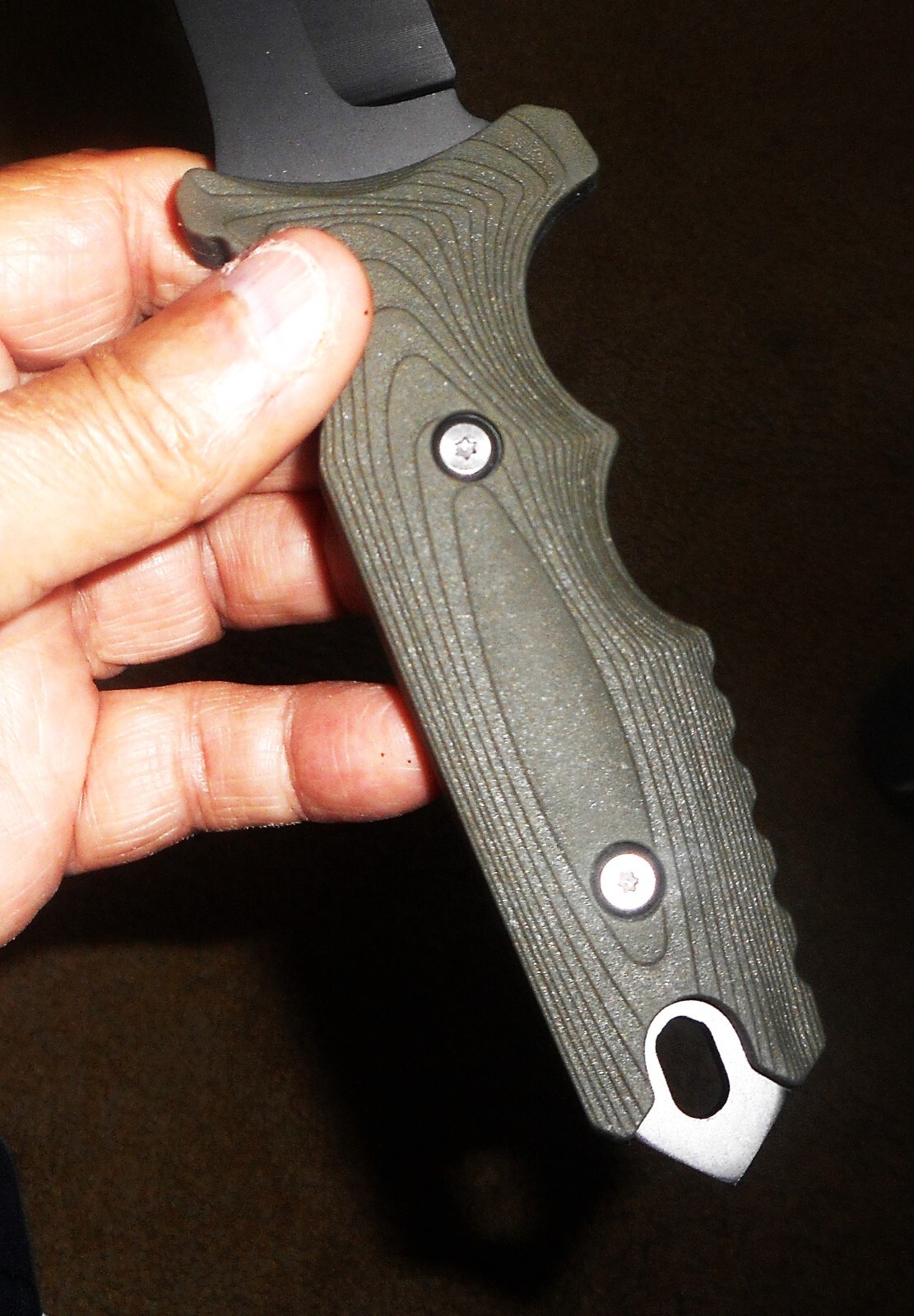 ARMY GREEN-HANDLE COMBAT KNIFE AND HARD SHEATH