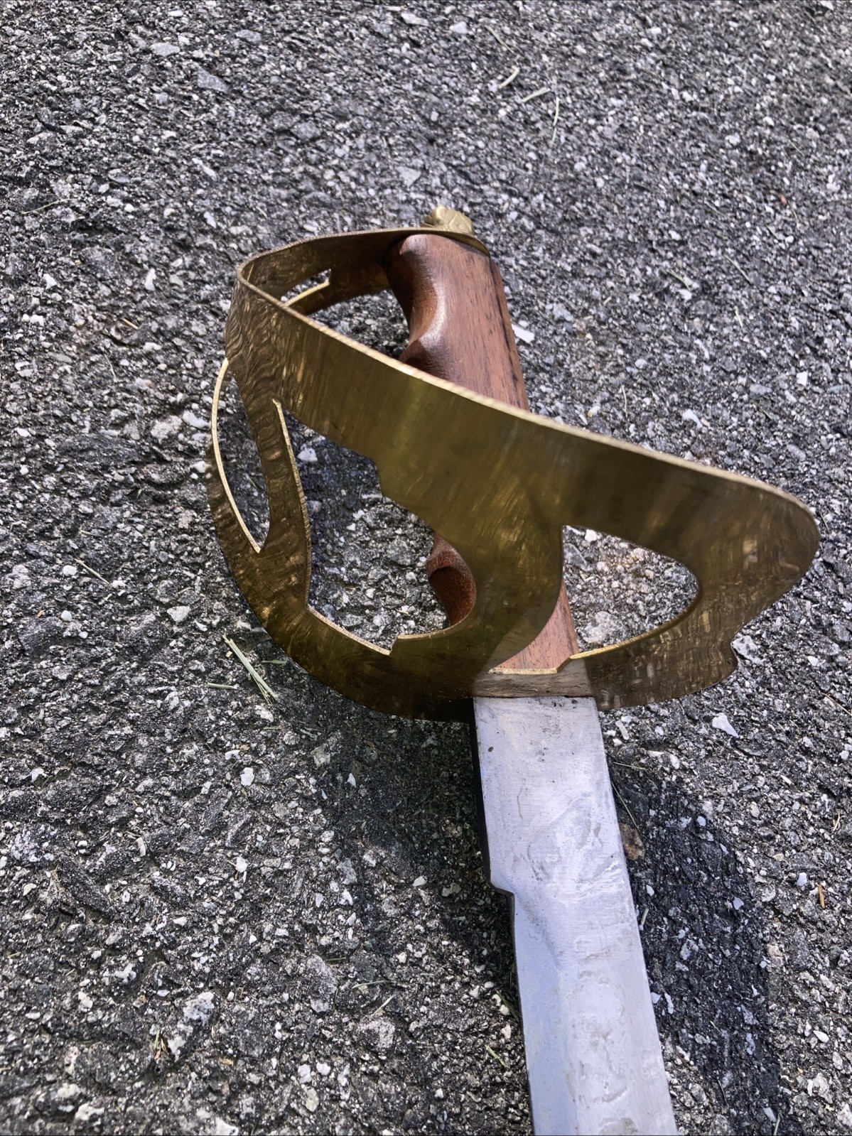 Decorative Cavalry Style Saber – Made in India – 31”in Sword