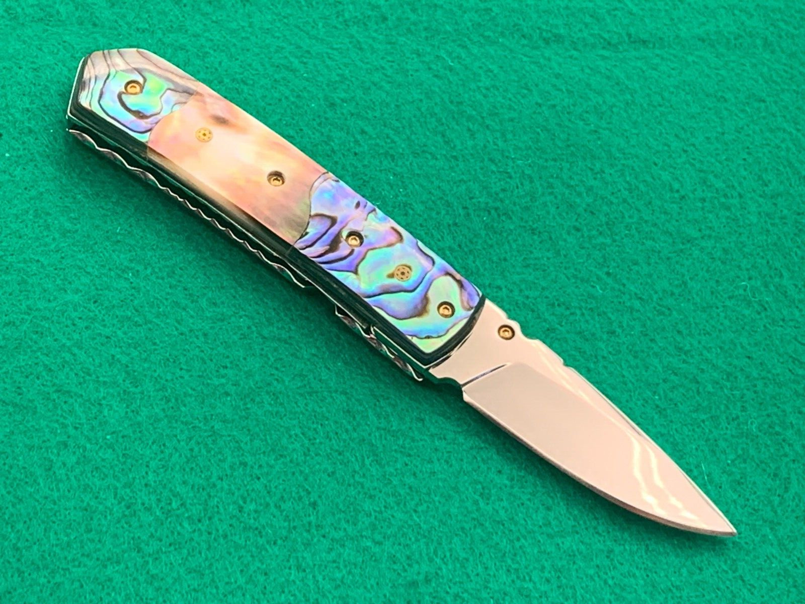CUSTOM TAWEESAK KNIFE MOTHER OF PEARL / NONE BETTER MUSEUM QUALITY) w/ CASE