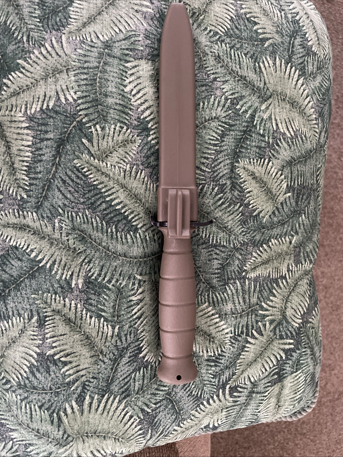 Glock 81 Austria bayonet fixed blade knife & sawback spine & Glock sheath