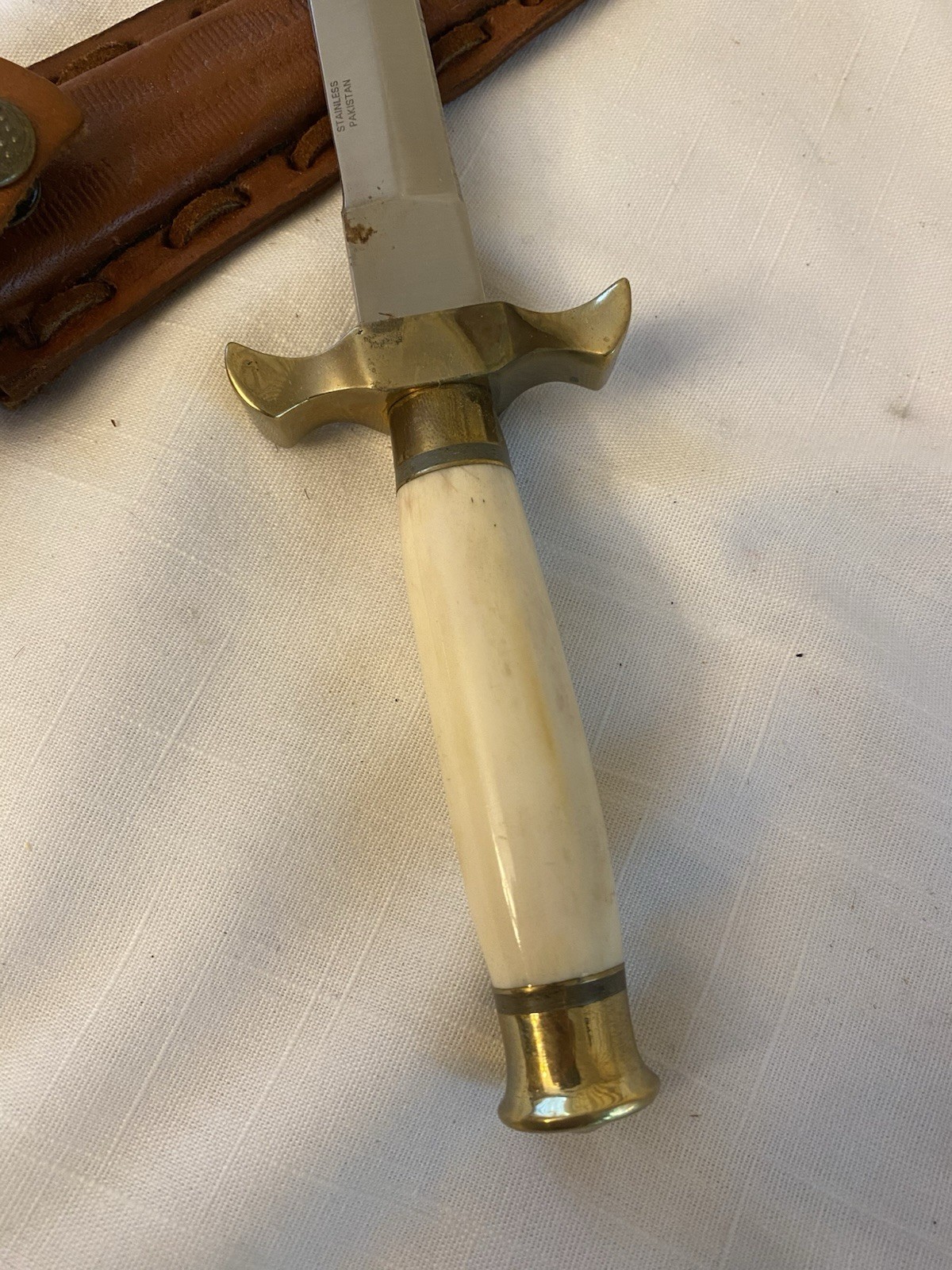 Fixed Blade Reproduction Knife & Sheath