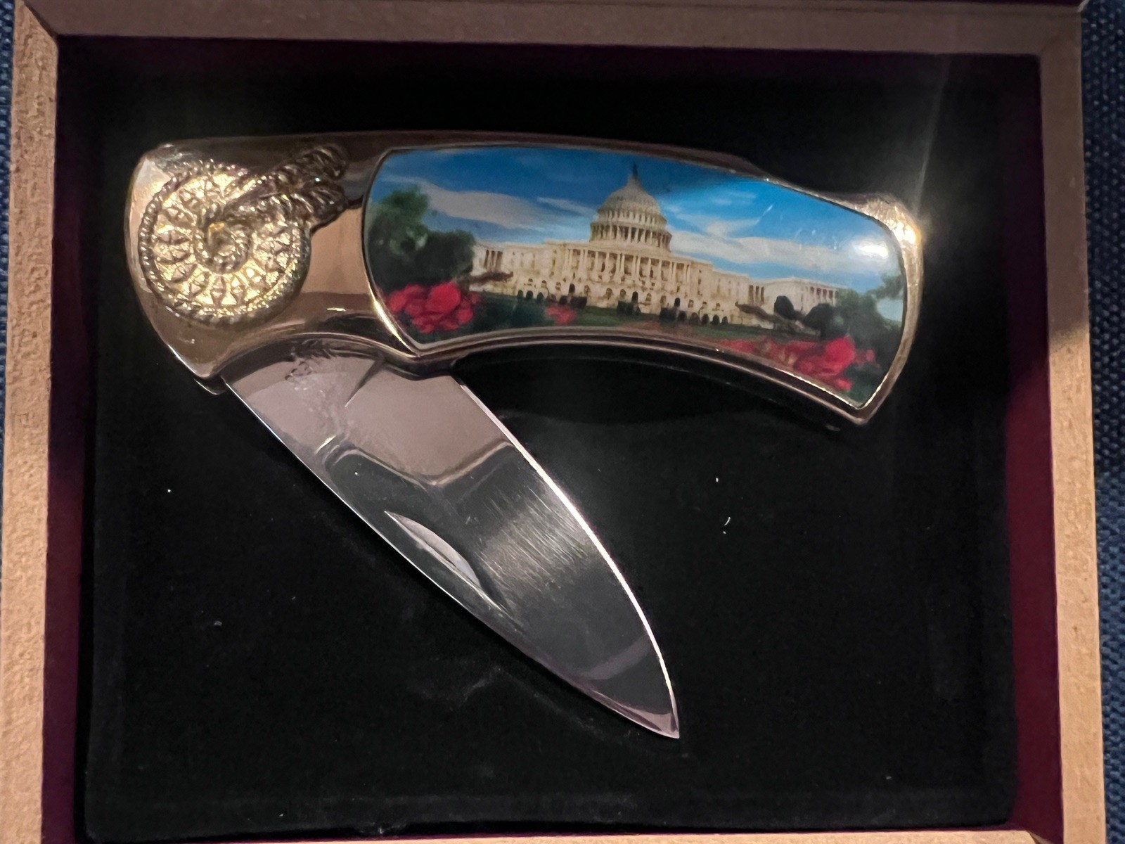 United States Capitol Building Washington DC Collector Pocket Knife Wooden Box