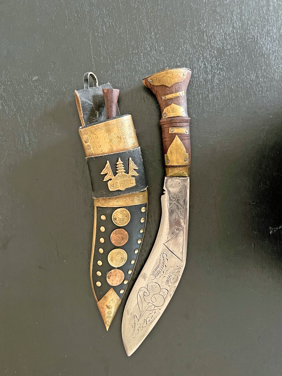Old Nepalese Gurkha Kukri knife, superb gold-colored ornamentation, Asia, India.