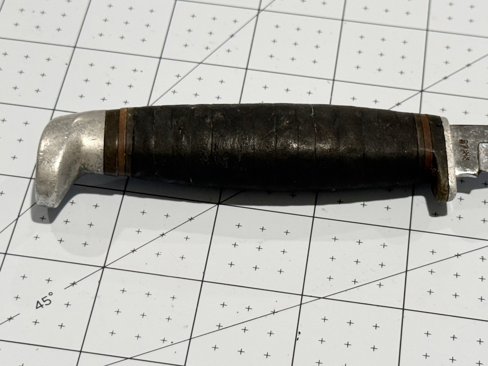 Case XX USA Hunting Knife Full Tang Clip Point Plain Edge 4.1-5in Steel