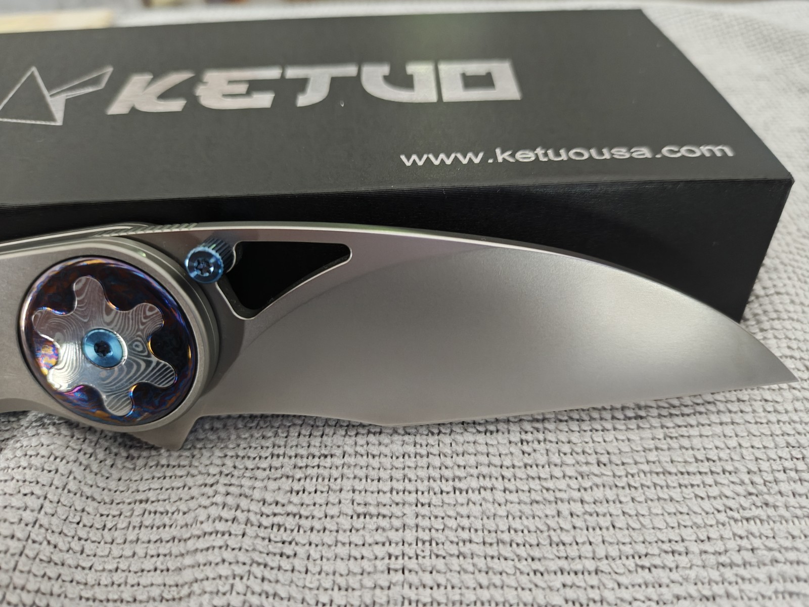 Ketuo Happy Hour M390 Titanium Pocket Knife with Mokuti Inlay