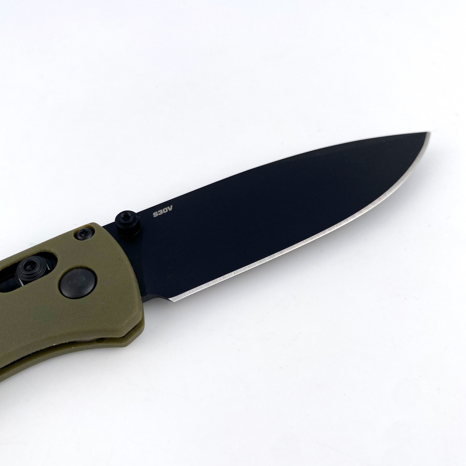 Benchmade 535 Bugout Knife Green CF-Elite Handle CPM-S30V Blade Folding Knife