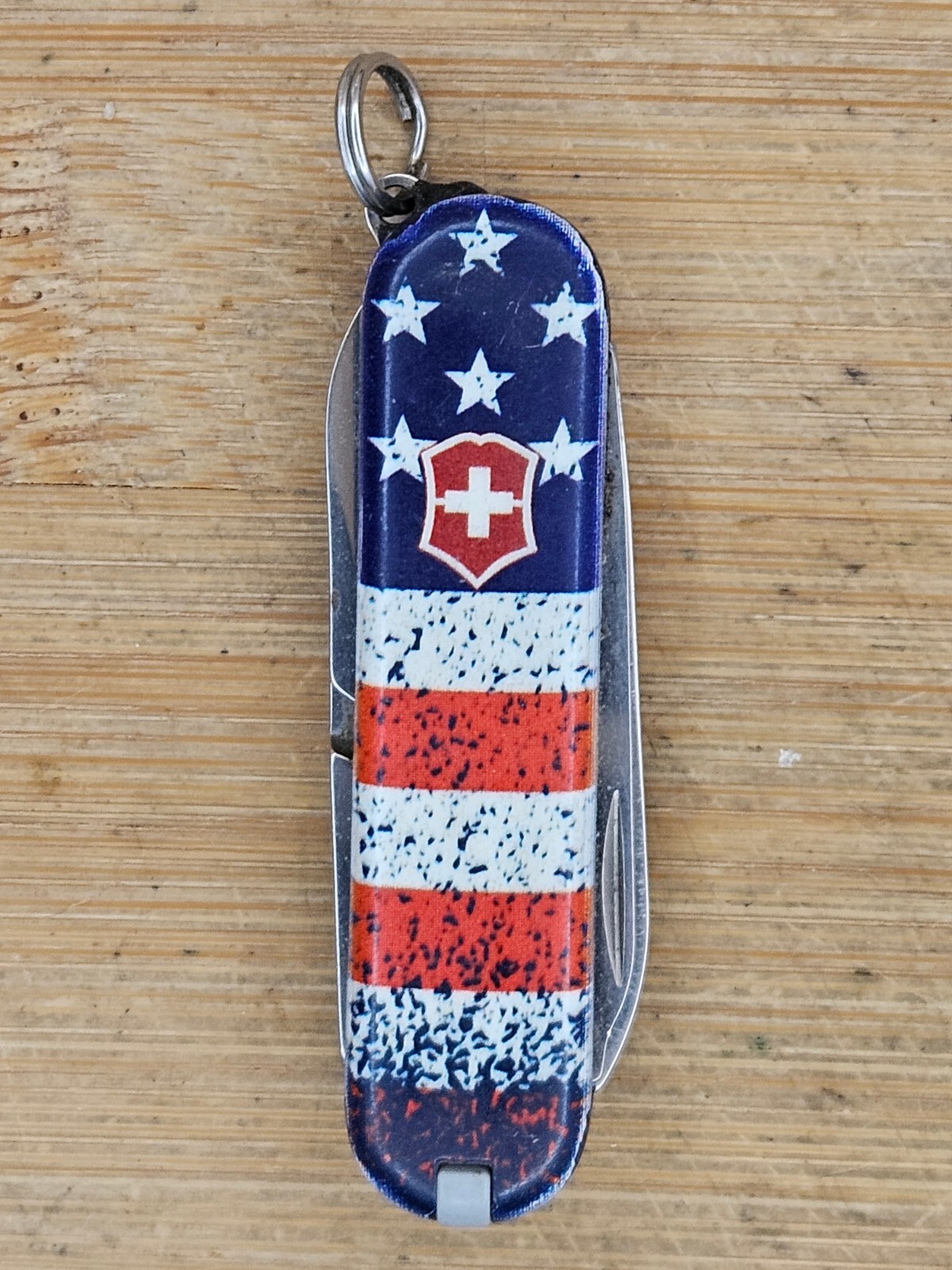 Victorinox Classic SD Mini Swiss Army Pocket Knife Assrtd Colors Pre-Owned 58mm
