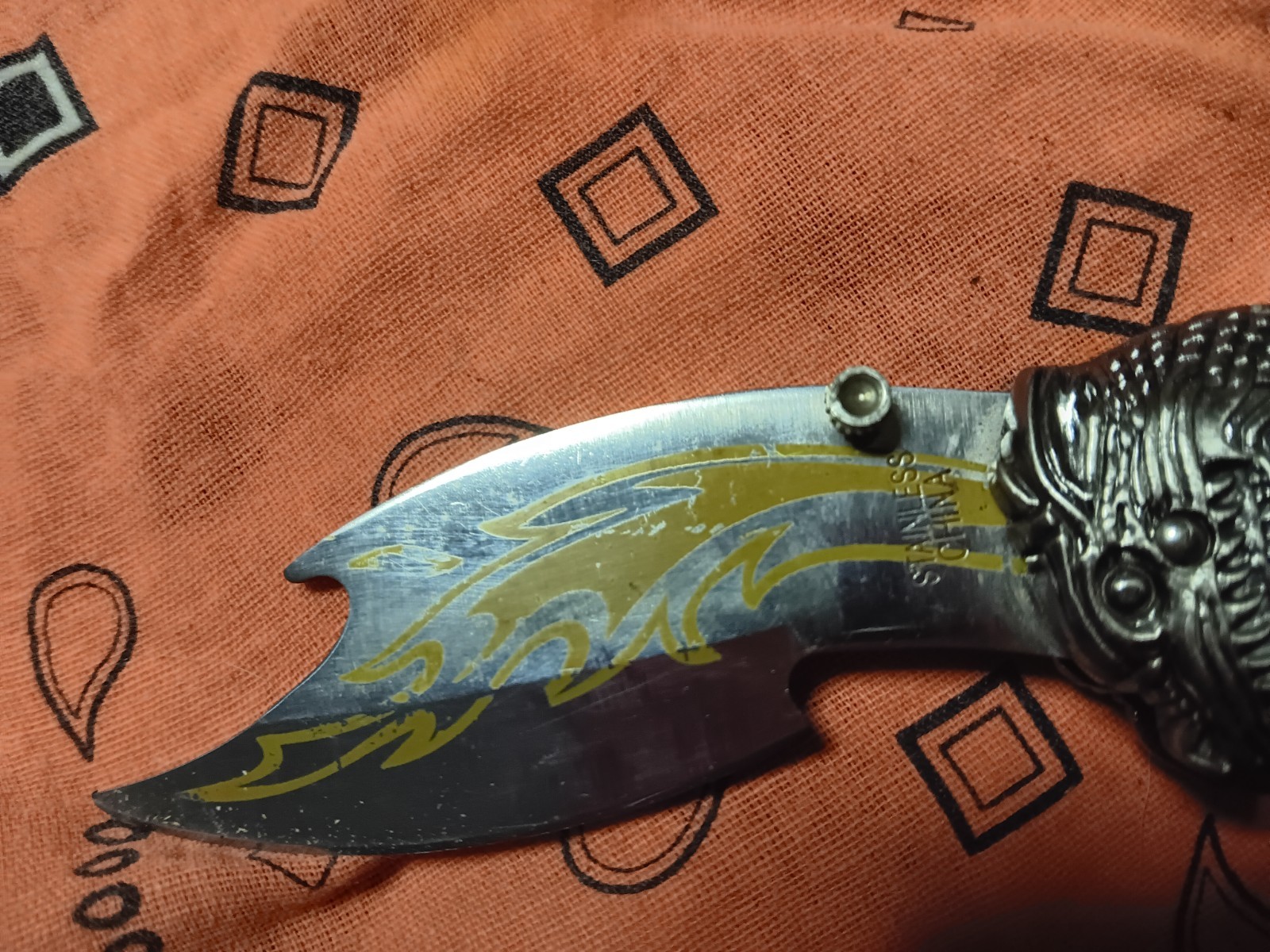 Stainless China Pocketknife Hawkbill Plain Edge Liner Lock Manual Under 2.75in