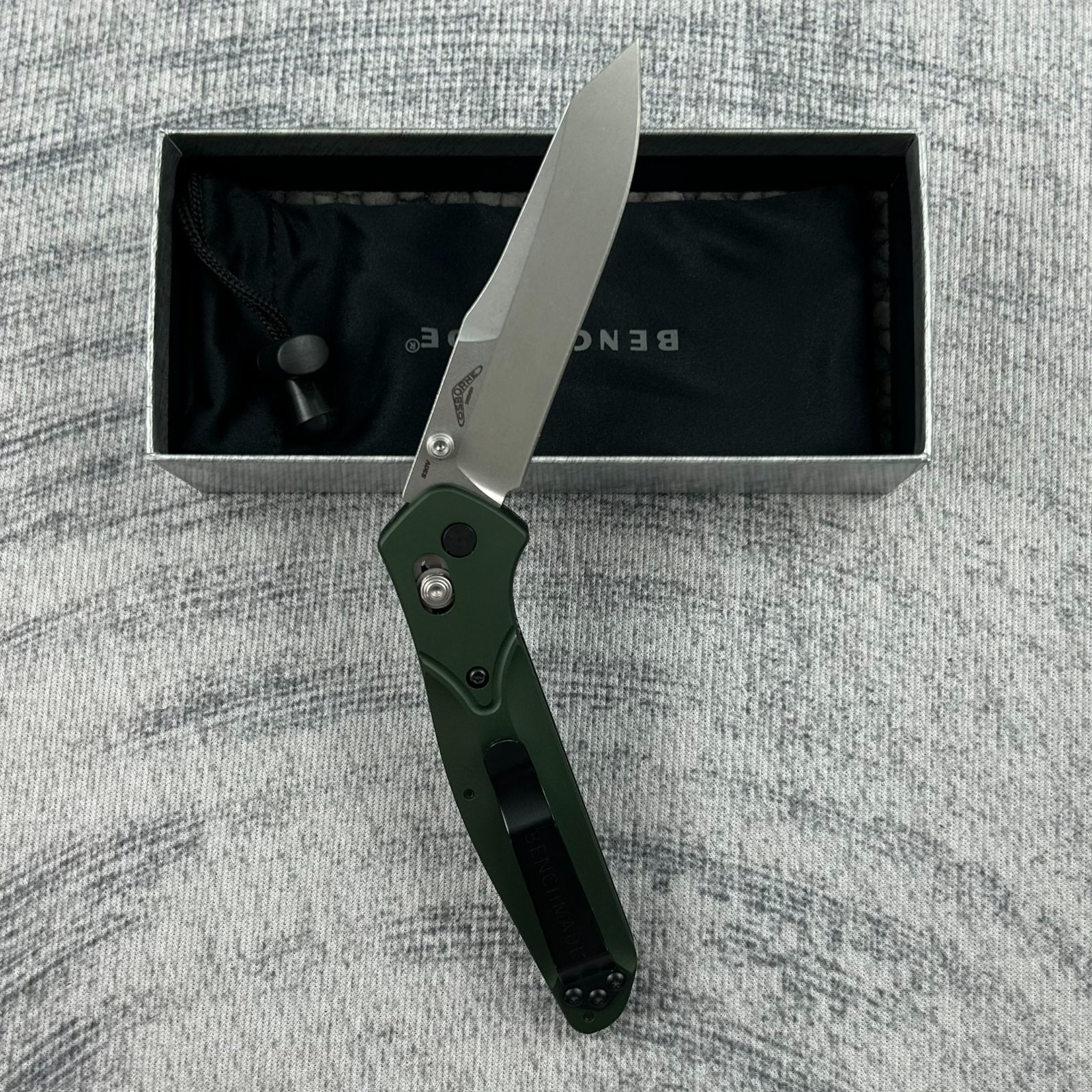 Benchmade Osborne/940 CPM-S30V Stainless Steel 3.4″Aluminum/Green Folding Knife