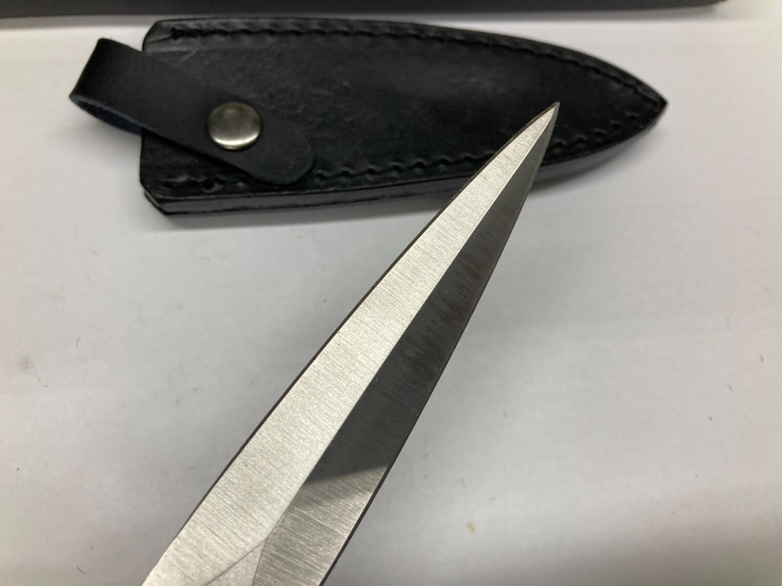 Fixed Blade Knife, Silver Blade, with Leather Sheath G-20L