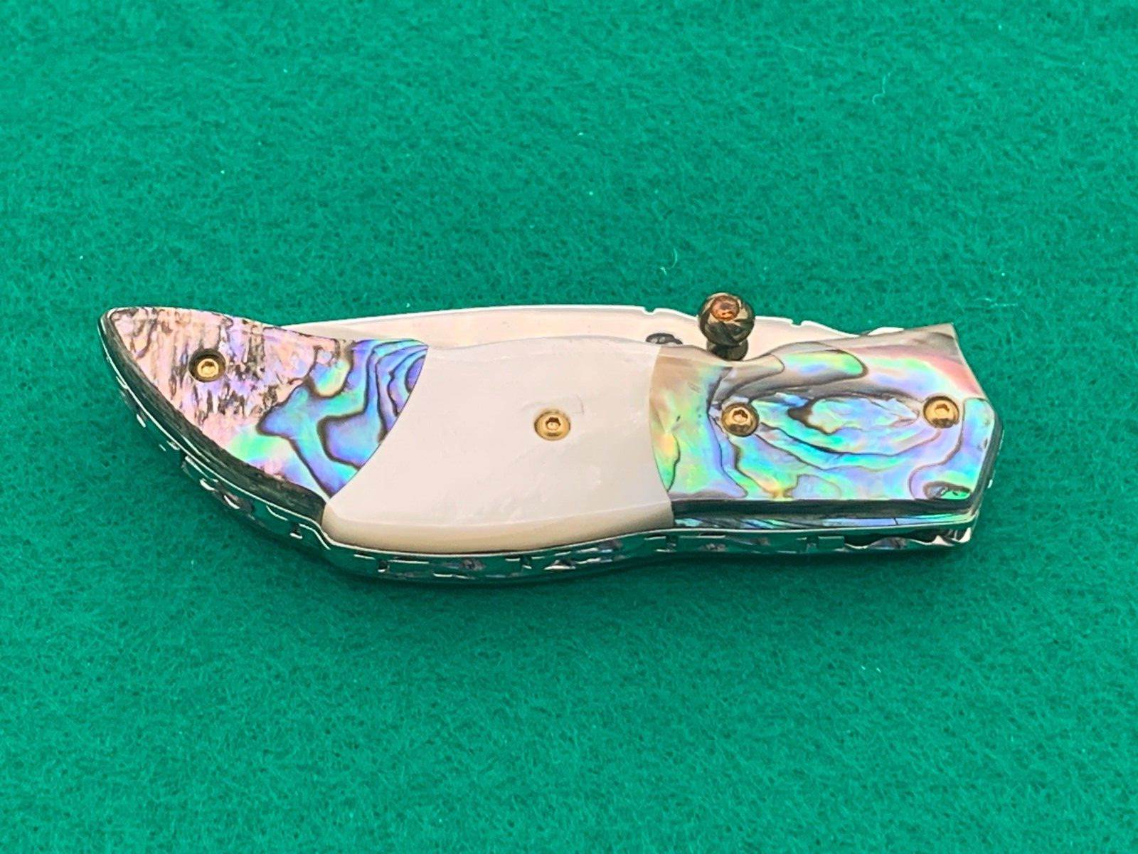 CUSTOM TAWEESAK KNIFE MOTHER OF PEARL / NONE BETTER MUSEUM QUALITY) w/ CASE