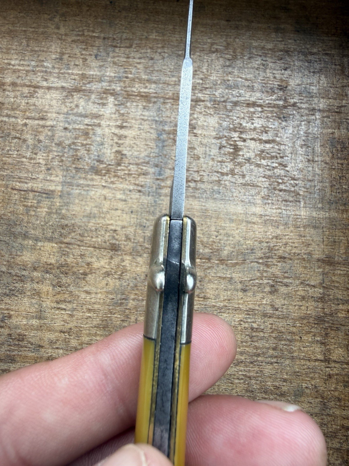 W.R. Case & Sons B1051 Fishtail Bow Tie Knife 1905-1914 Yellow Antique Rare
