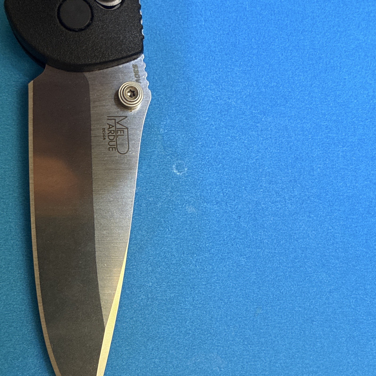 Benchmade Mini Griptilian 556 AXIS Lock Manual Plain Drop Point Black/Blue