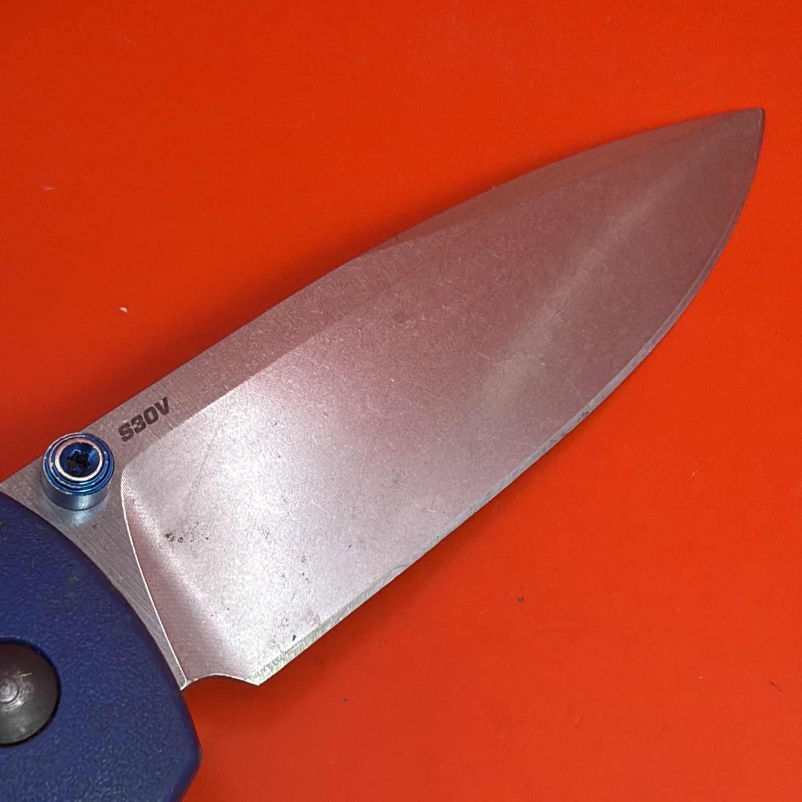 Benchmade Bugout 535 CPM-S30V Steel 3.24 Blade Blue Handle