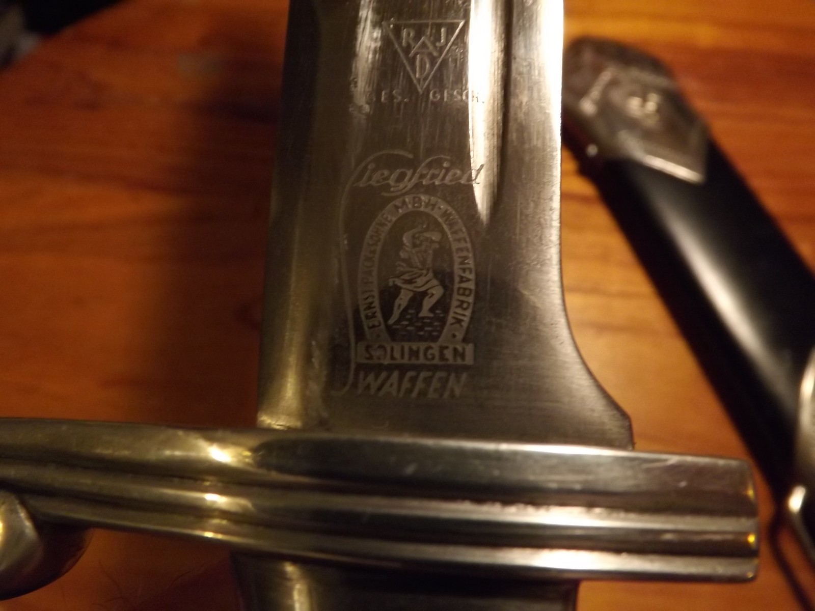 RAD DAGGER SUBORDINATE KNIFE EXCELLENT SHAPE.