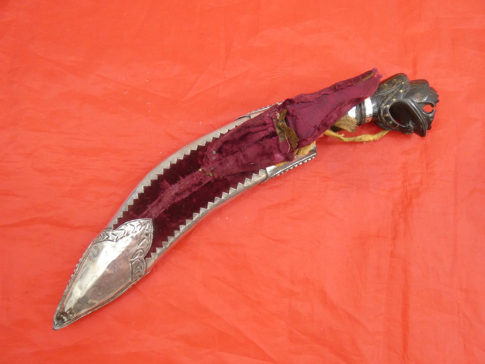 EXCEPTIONAL QUALITY ANTIQUE SILVER MOUNTED KUKRI DAGGER NEPAL INDIA Gurgha Sword